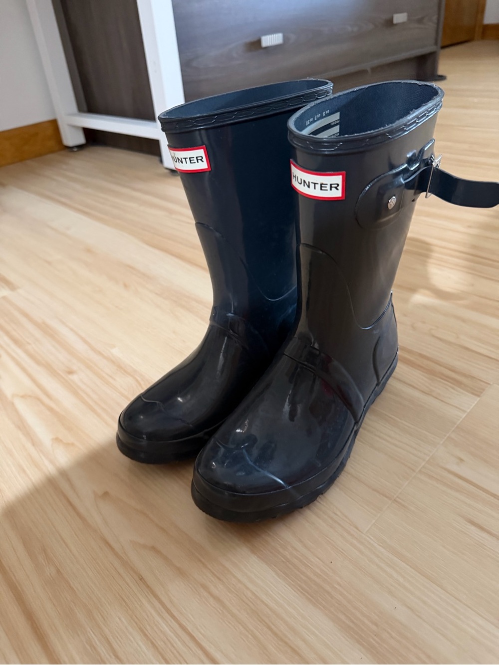 Hunter Women's Gloss Navy Rain Boots